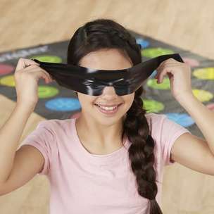 Blindfolded Twister - gra ćwicząca zręczność i pamięć