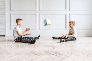 Kostka edukacyjna 15 cm + karty suchościeralne + pisak [Zestaw]