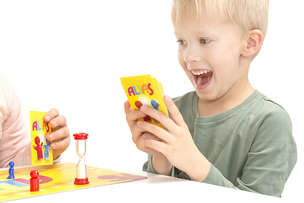 Alias Junior - dynamiczna gra słowna w objaśnianie obrazków