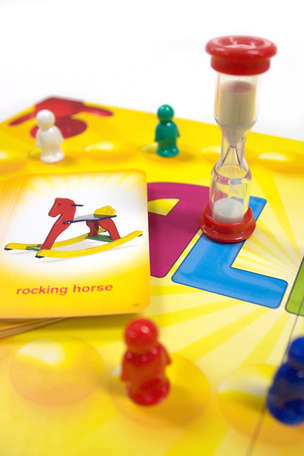 Alias Junior - dynamiczna gra słowna w objaśnianie obrazków