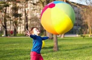Magiczna Piłka balonowa XXL Akson (tęczowa)