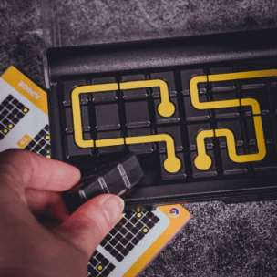 Smart Games IQ Circuit IUVI Games - układanka logiczna