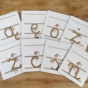 Alfabet do nauki pisania. Znaki diakrytyczne (małe litery) - pomoc dydaktyczna