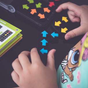 Smart Games. IQ Arrows IUVI Games - gra logiczna
